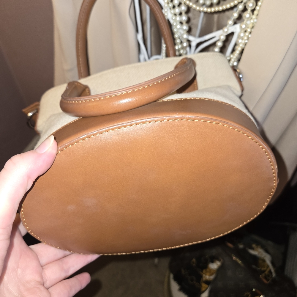 Bucket Bag - Picture 3 of 3